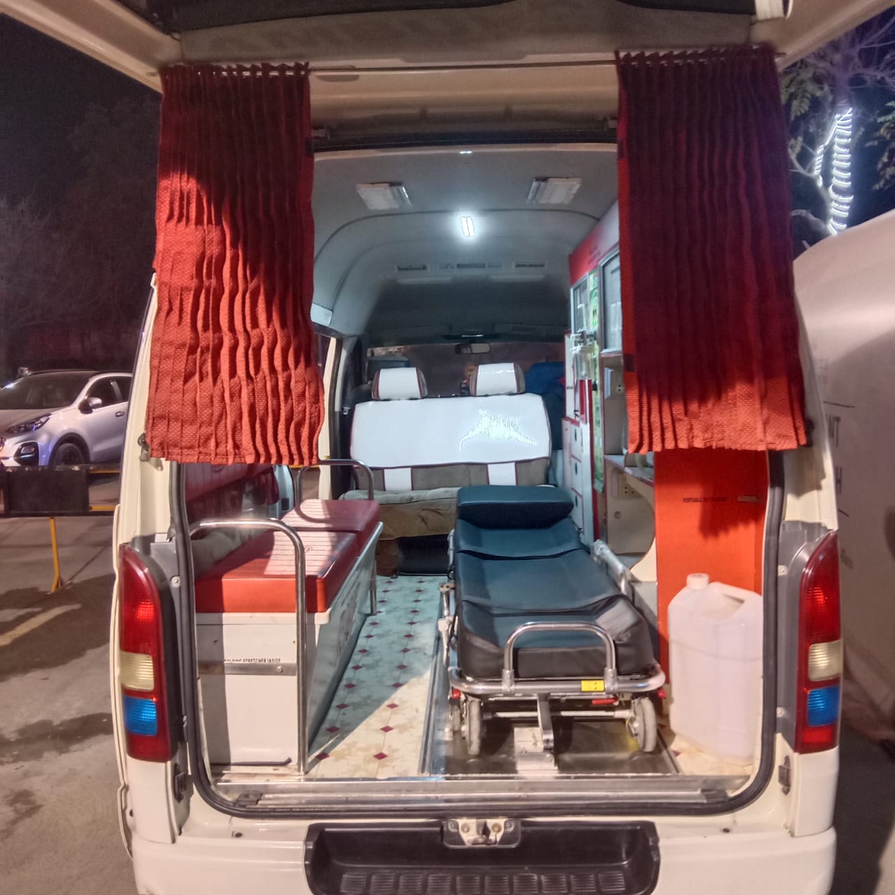 ICU ambulance service with oxygen and emergency medical support across Pakistan